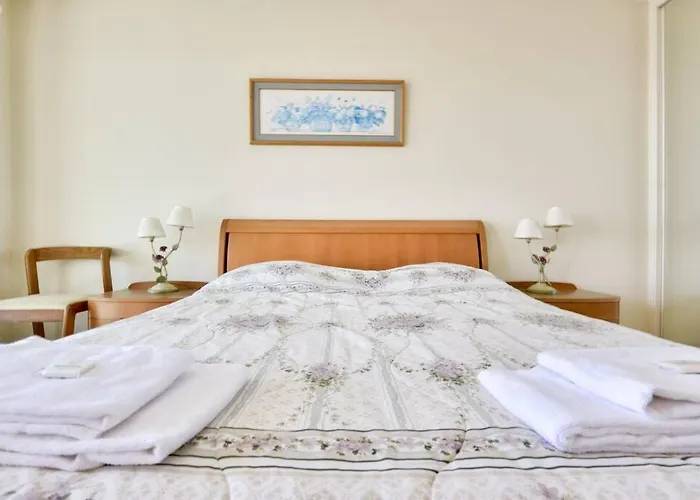 Apartment W 2 Bathrooms At 400M From The Beach