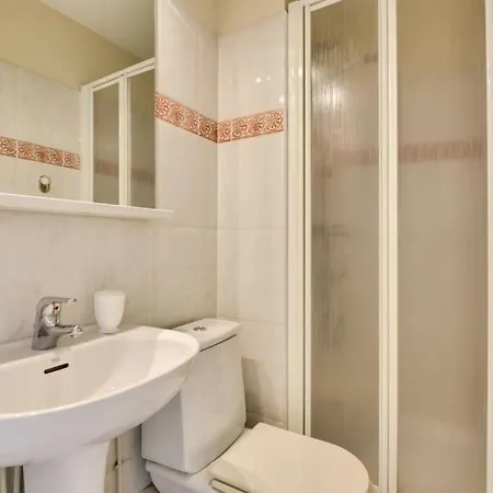 Apartment W 2 Bathrooms At 400M From The Beach Nice Exterior photo