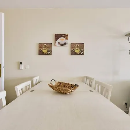 Apartment W 2 Bathrooms At 400M From The Beach Nice Exterior photo