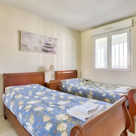 Apartment W 2 Bathrooms At 400M From The Beach Nice Exterior photo