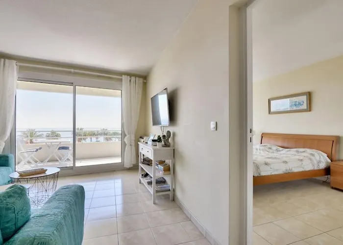 Apartment W 2 Bathrooms At 400M From The Beach
