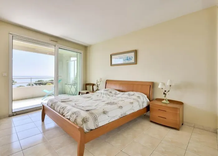 Apartment W 2 Bathrooms At 400M From The Beach